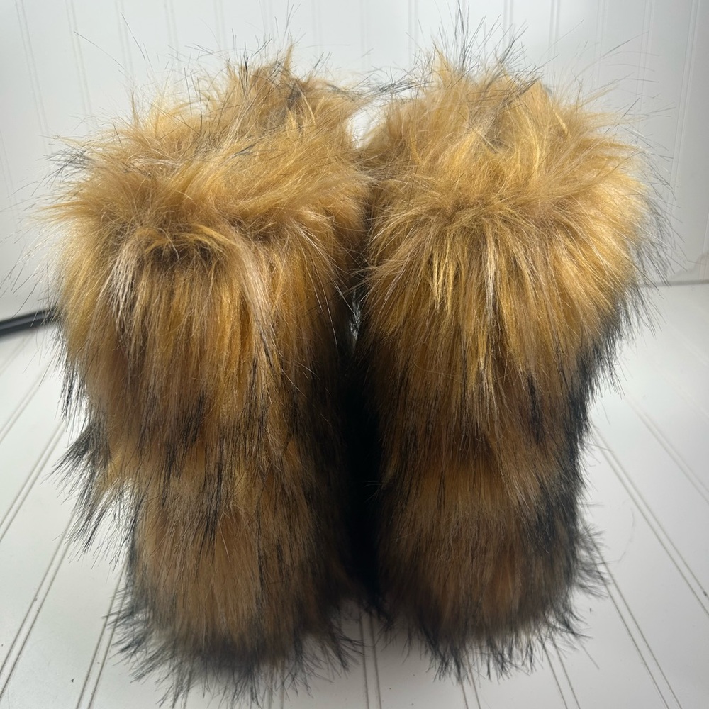Funcos Faux Fur Mid Calf Furry Winter Boots Womenโs Size 9-9.5 - Picture 5 of 8